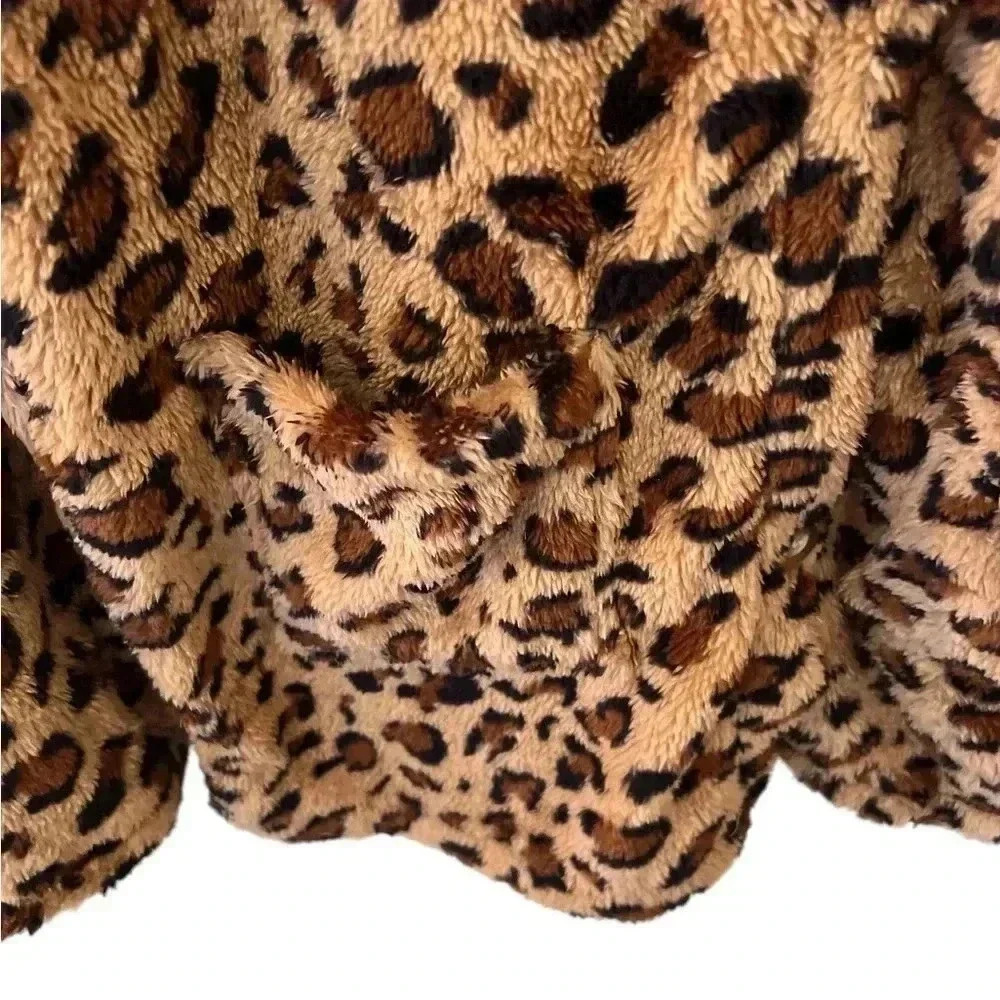NEW 🌼 Leopard Print Long Sleeve Button Jacket - Sz M - Picture 7 of 8